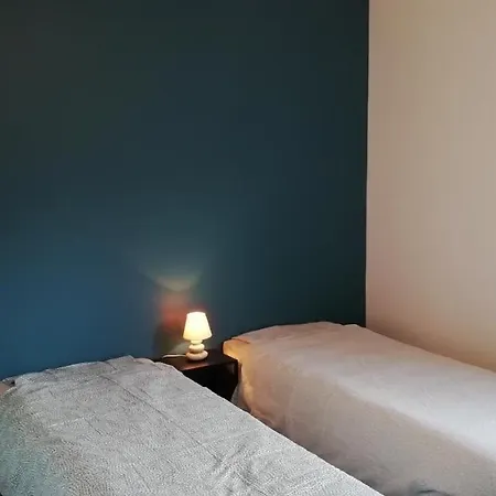 Gite Les Bouches Rouges Avec Piscine Privee Vesseaux