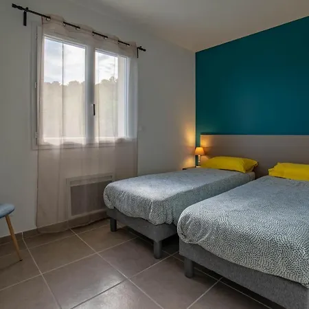 Holiday home Gite Les Bouches Rouges Avec Piscine Privee *