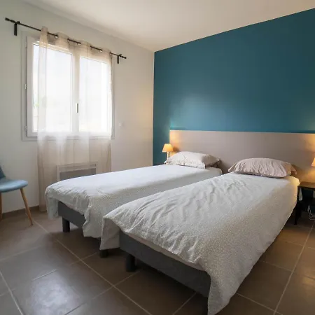 Gite Les Bouches Rouges Avec Piscine Privee